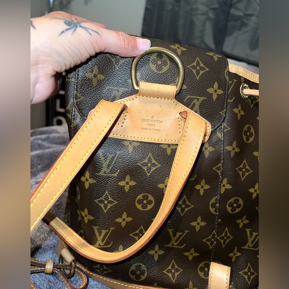 Louis Vuitton Montsouris MM - Picture 5 of 14